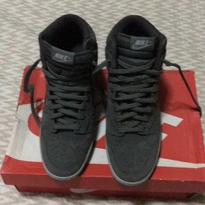 Dunk sky hi print olive green